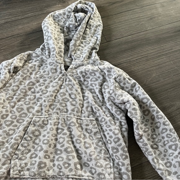 Pottery Barn Kids Cheetah Print Grey Pullover Hooded Towel Coverup Size Medium - Picture 2 of 7
